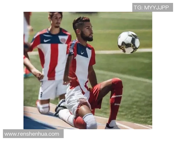 足球场上的传奇人物如何在没有带球的情况下创造精彩瞬间